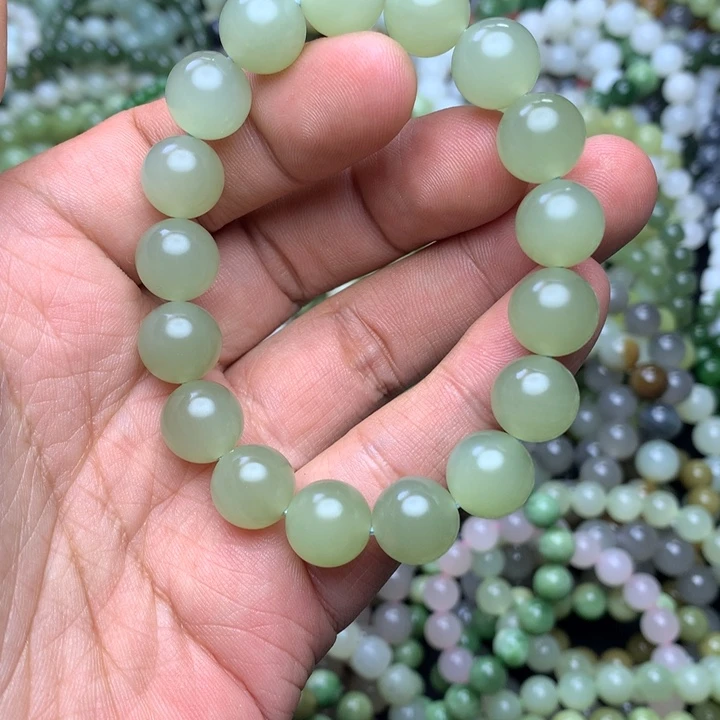 和田玉未镶嵌手串