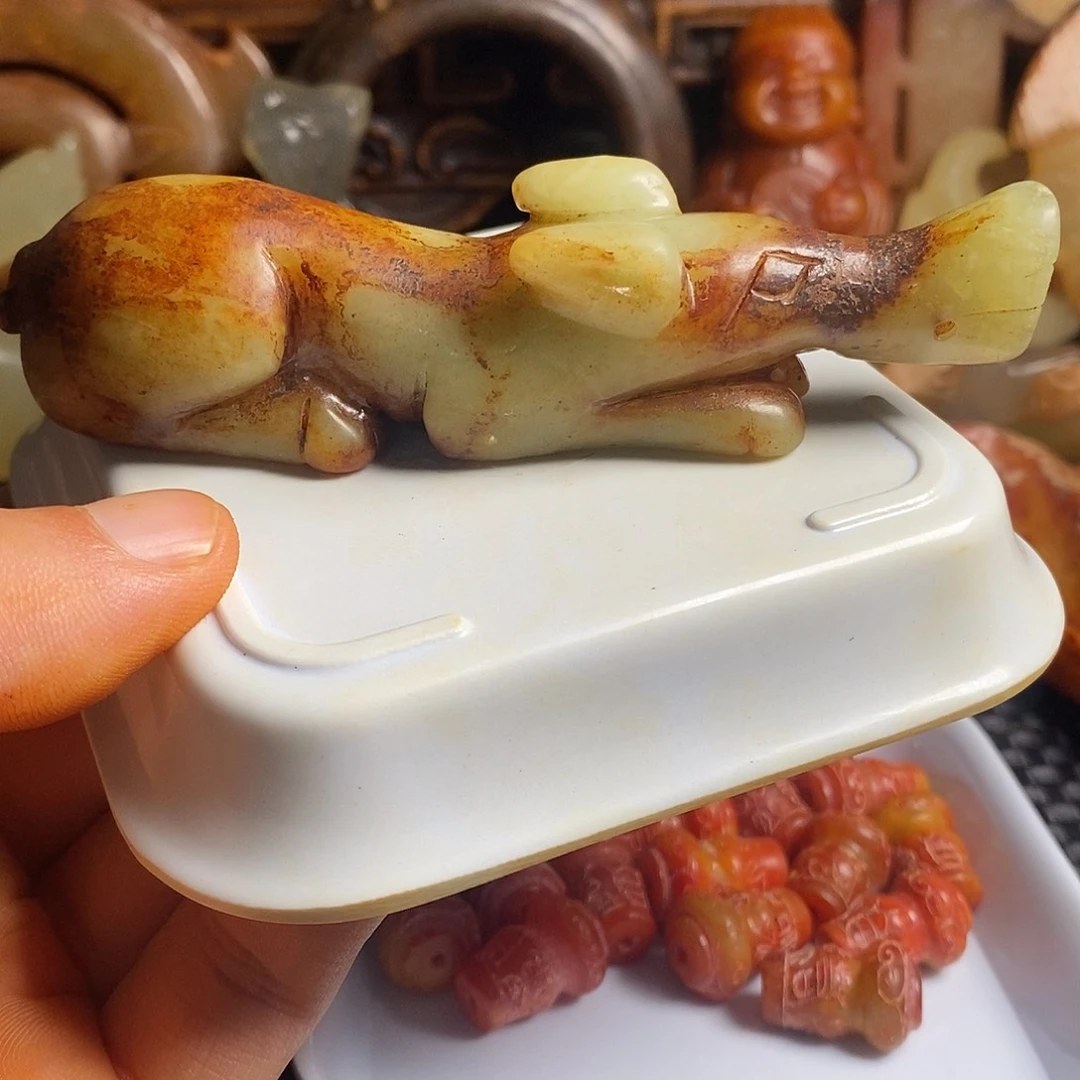 未镶嵌岫岩老玉（透闪石质玉）挂件