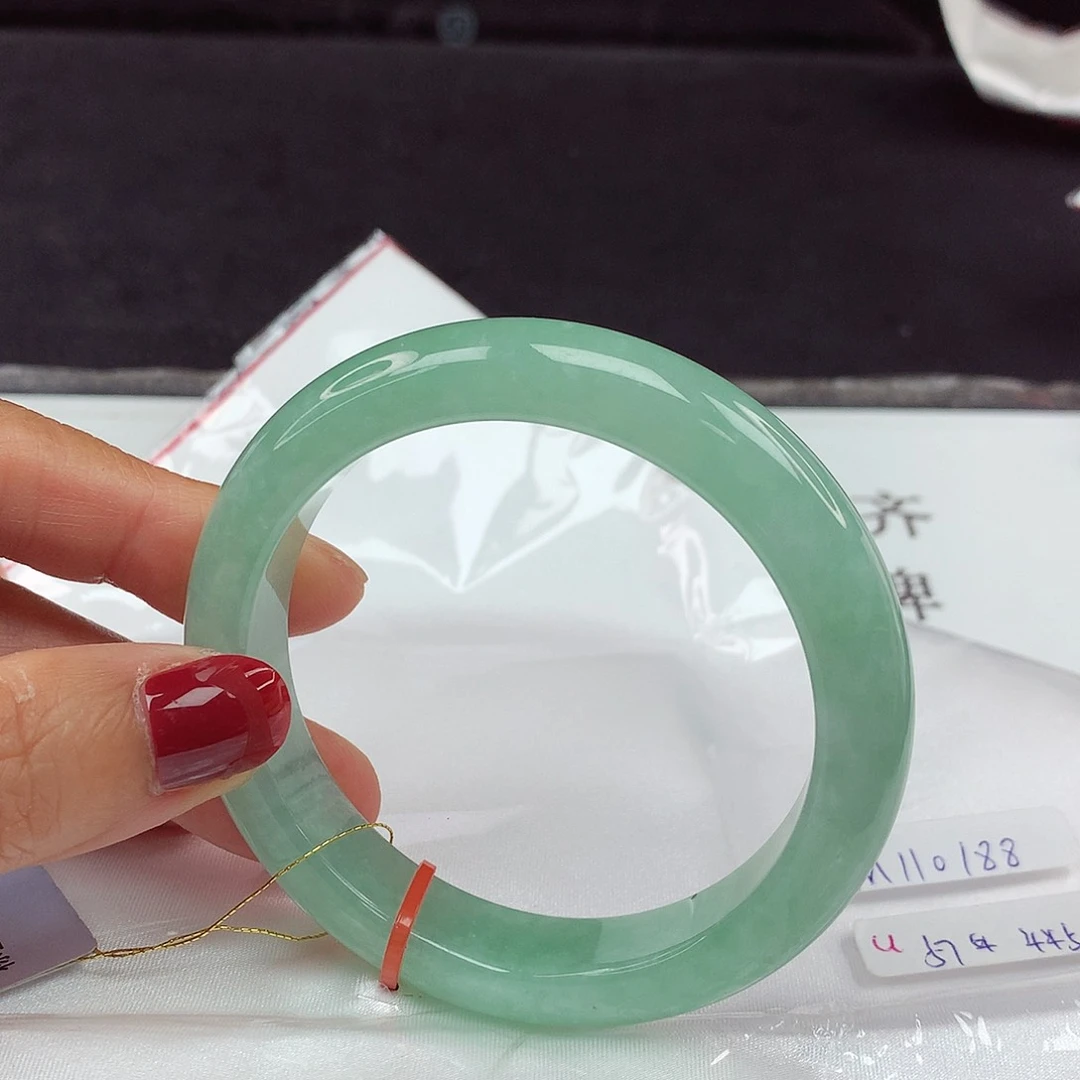 翡翠手镯未镶嵌57圈0188