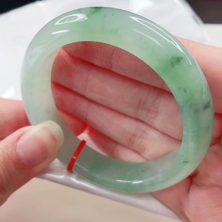 翡翠未镶嵌手镯52.6圈x579