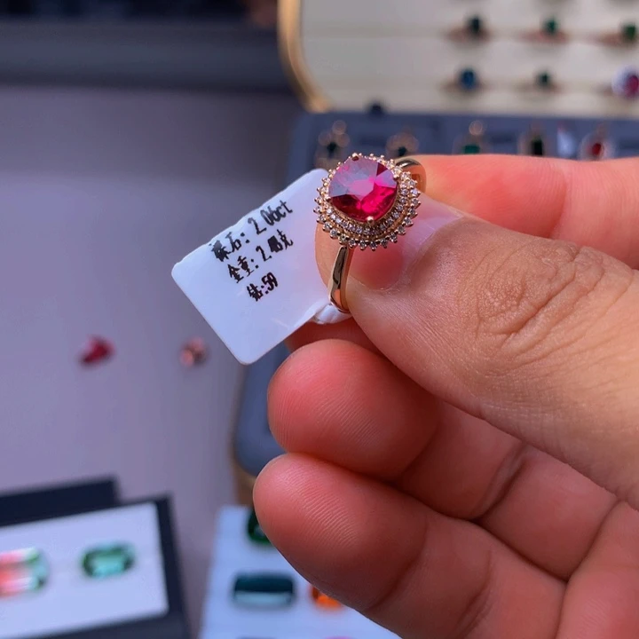 碧玺18K金镶嵌戒指碧玺