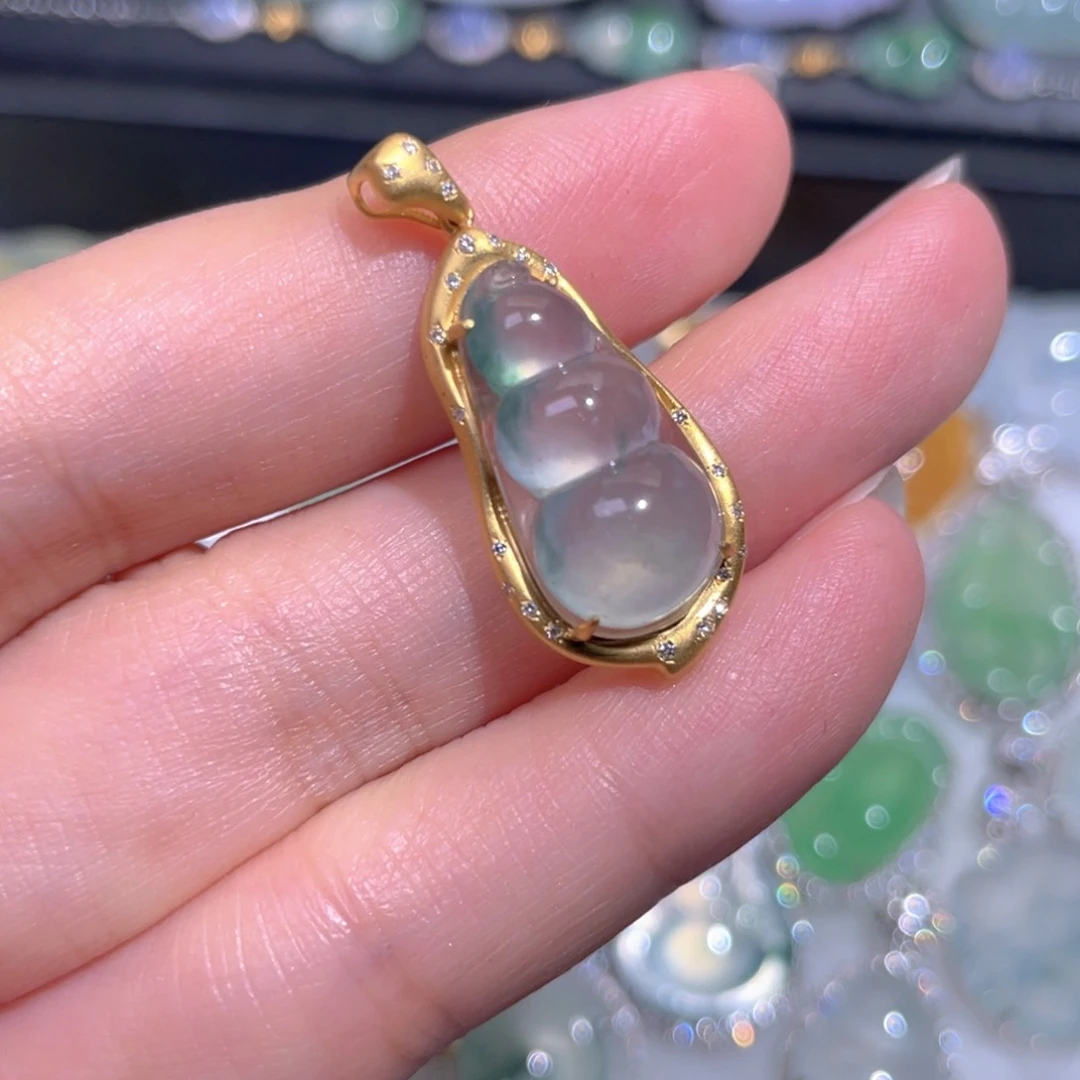 颈饰18K金镶嵌翡翠翡翠