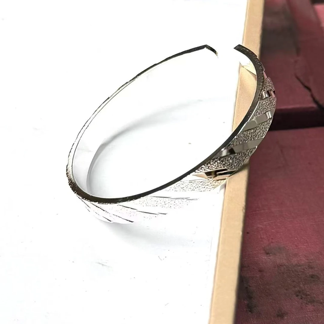 通体里外一致纯箔臻奢品t270时尚活口手镯