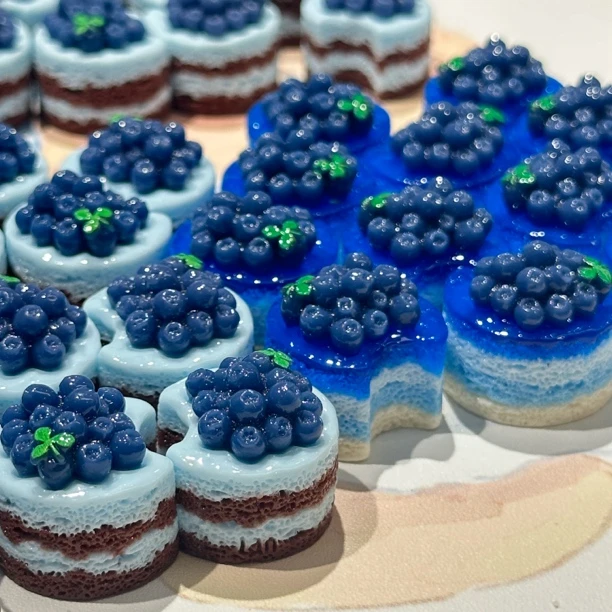 「蓝莓慕斯」-啾啾蓝定制树脂配件