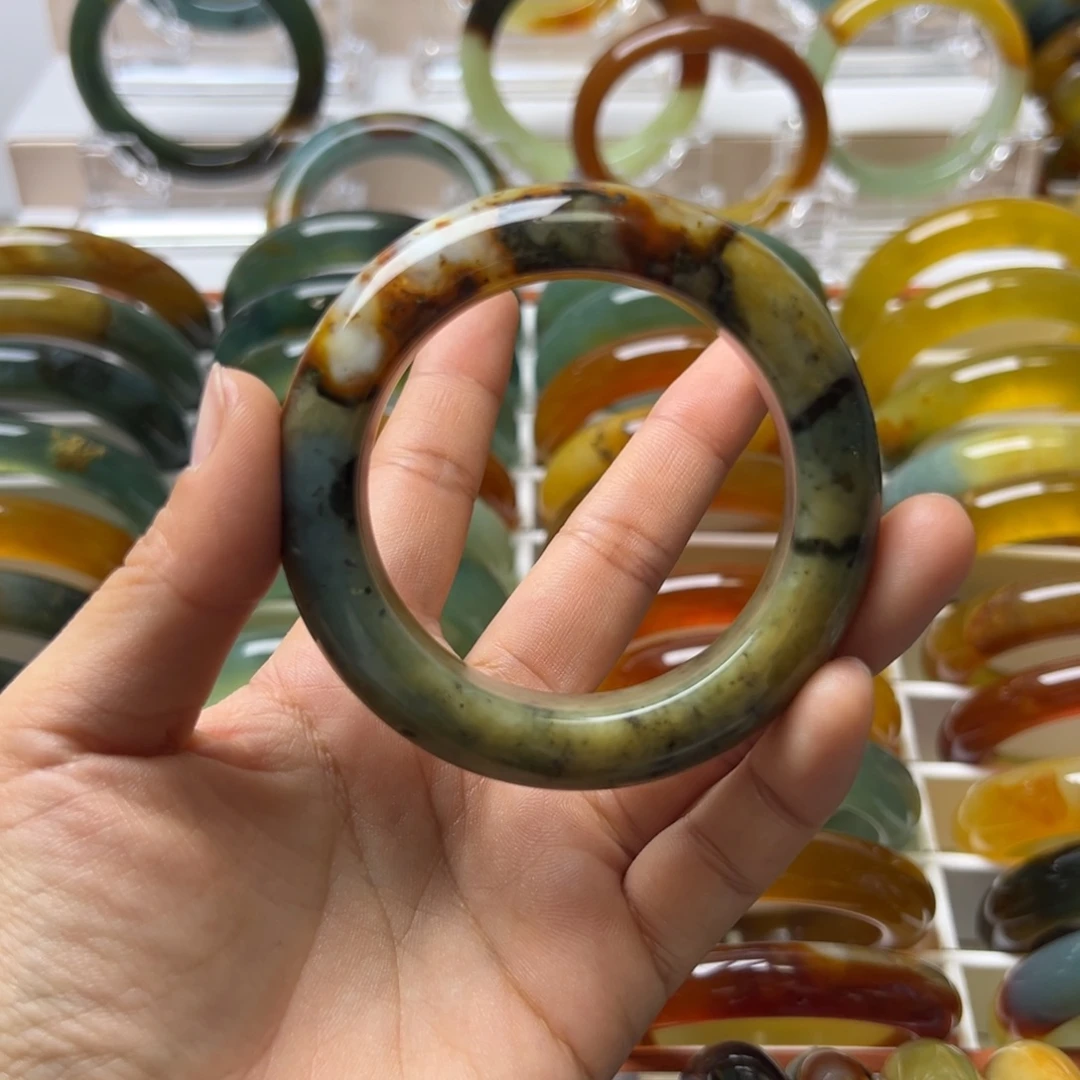 蛇纹石玉未镶嵌手镯