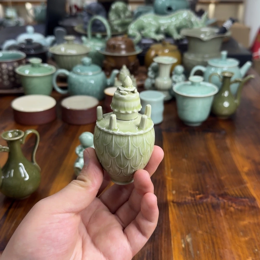 小仲龙泉青瓷微瑕7227