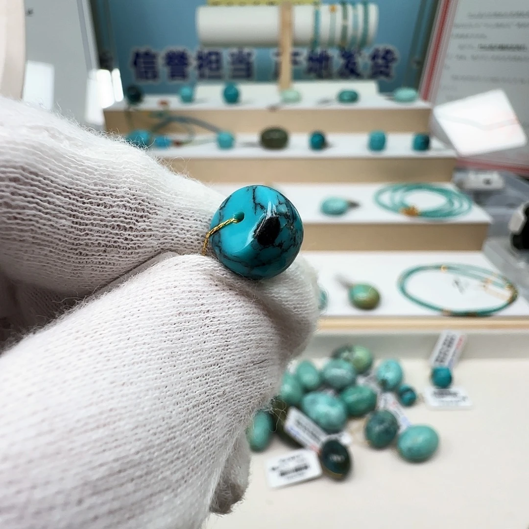 绿松石未镶嵌颈饰