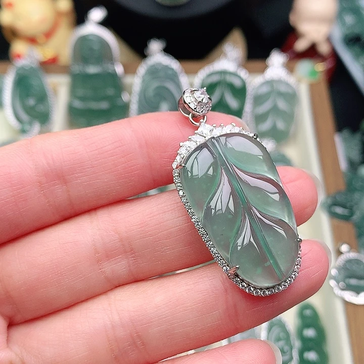 颈饰银S925镶嵌翡翠吊坠