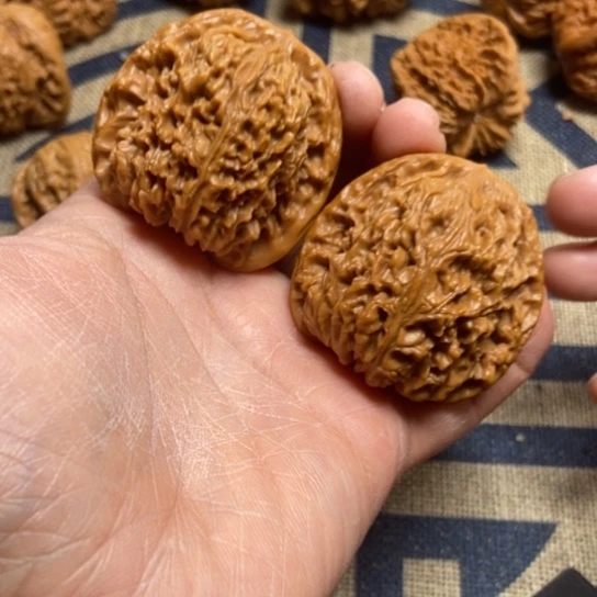 吊坠文玩核桃南疆43