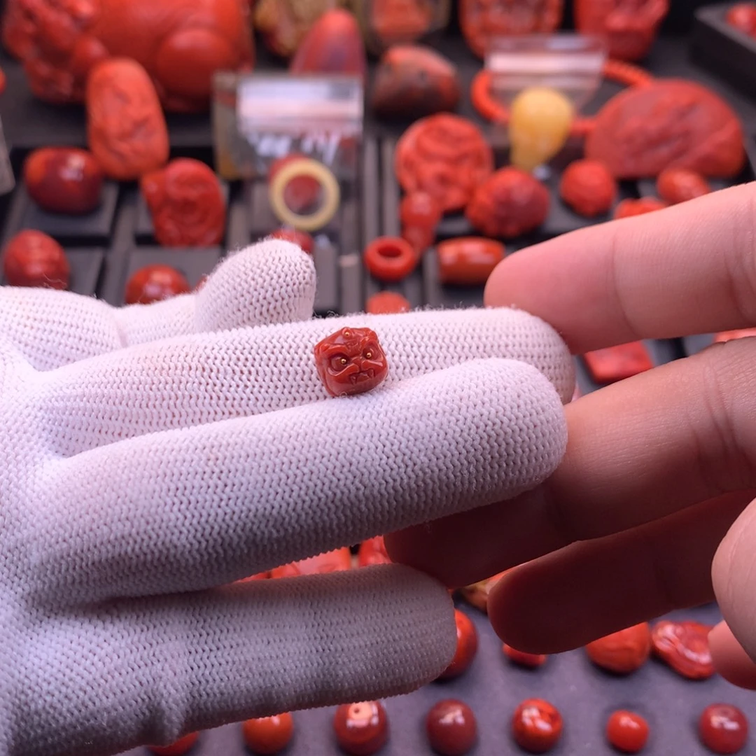 南红玛瑙未镶嵌精工雕刻满色满肉醒狮头配珠9mm