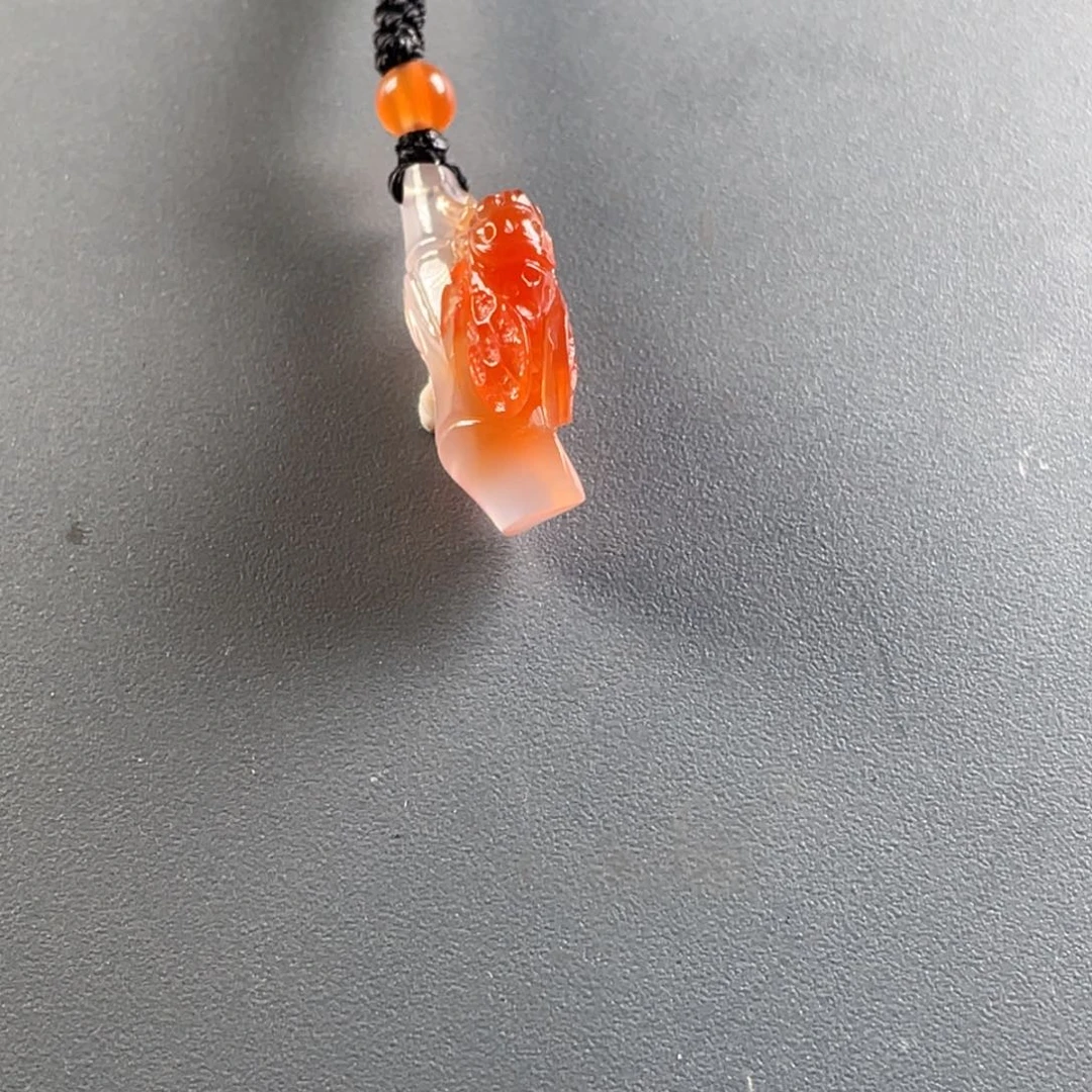 雪***龍南红玛瑙未镶嵌天然原矿杨柳干掌冰飘一鸣惊人