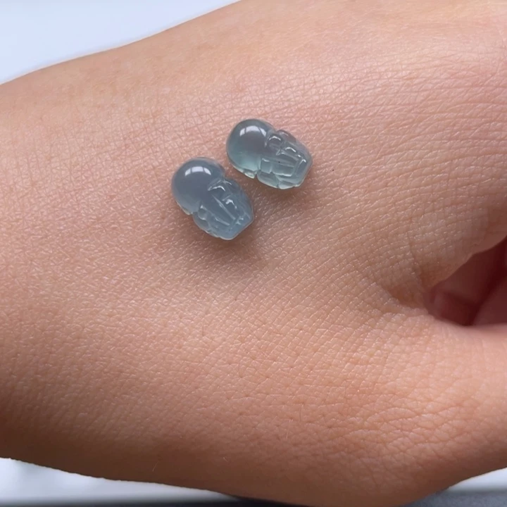 翡翠未镶嵌颈饰貔恘