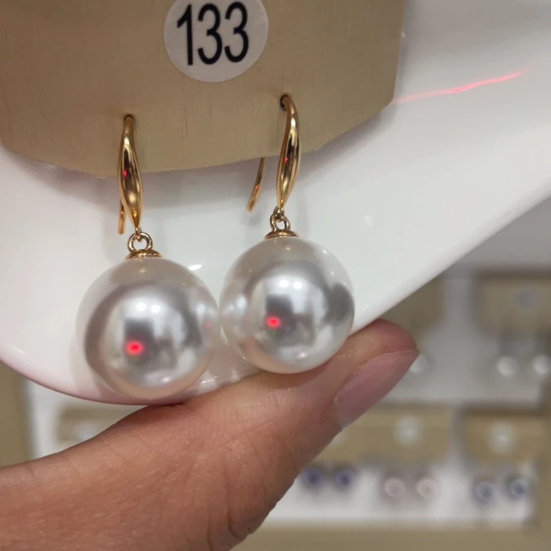 淡水珍珠银S925镶嵌耳饰