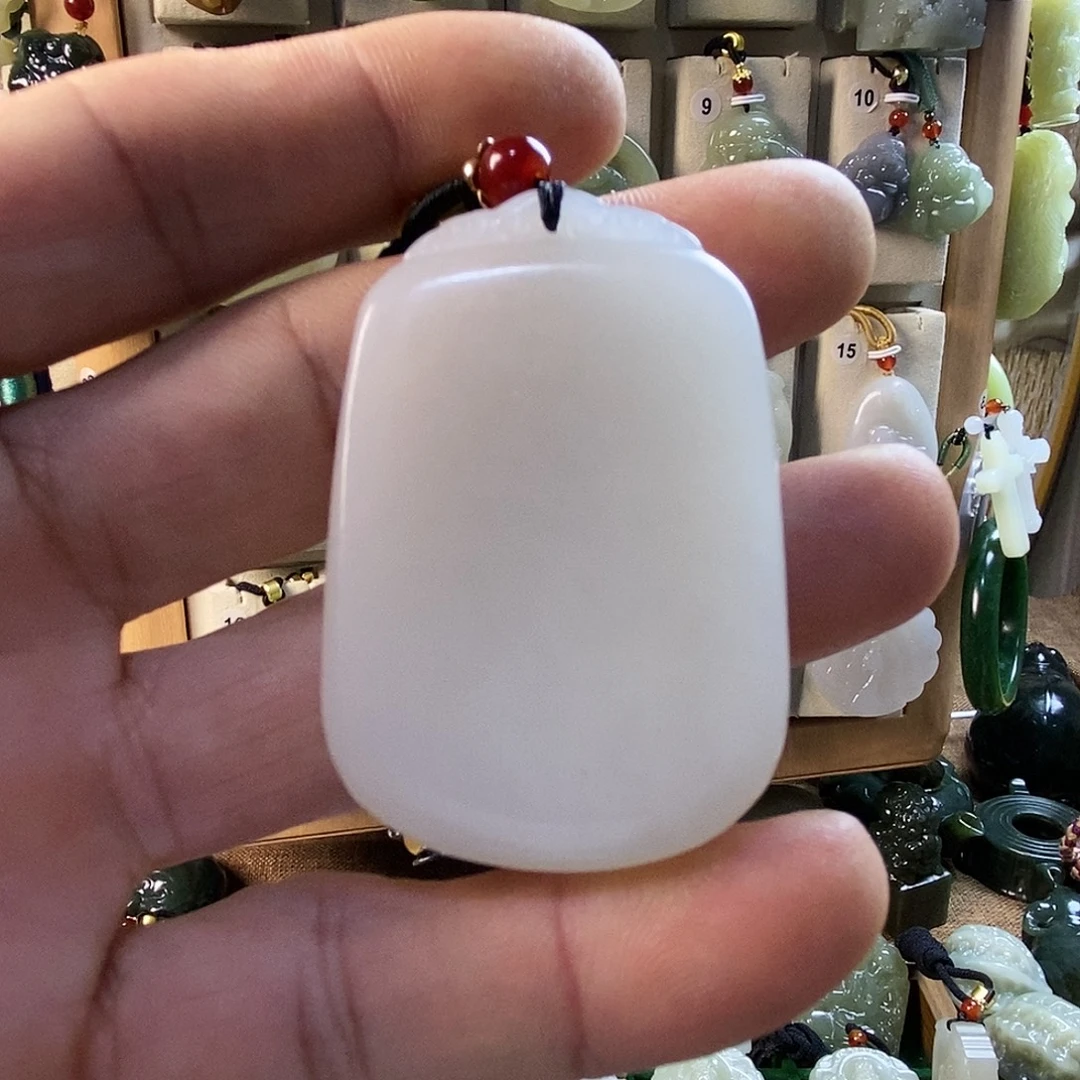 *****和田玉未镶嵌颈饰