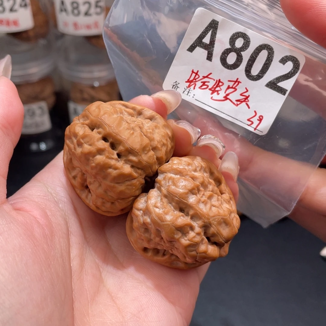 39肌肉蛙文玩核桃