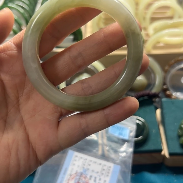 和田玉手镯未镶嵌55.1圈围1271