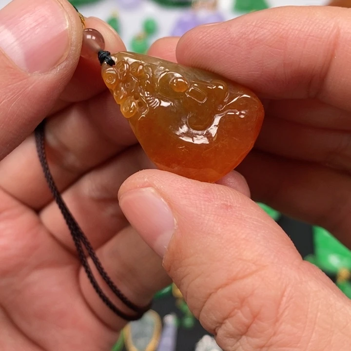 颈饰未镶嵌翡翠吊坠