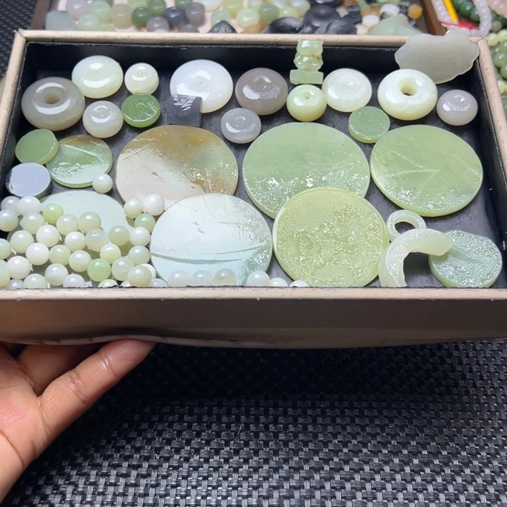 清***竹未镶嵌和田玉（糖玉）珠宝半成品