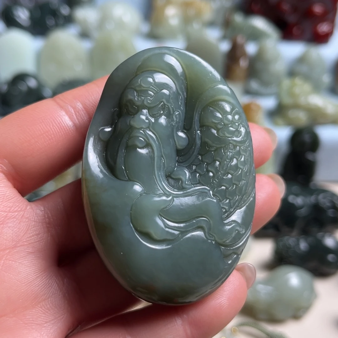 和田玉未镶嵌把件