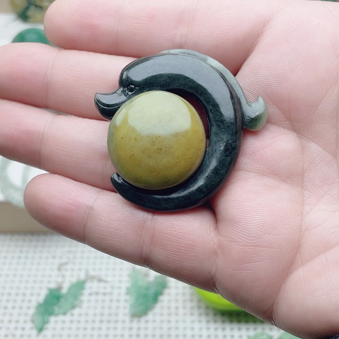 芸***芸独山玉未镶嵌挂件