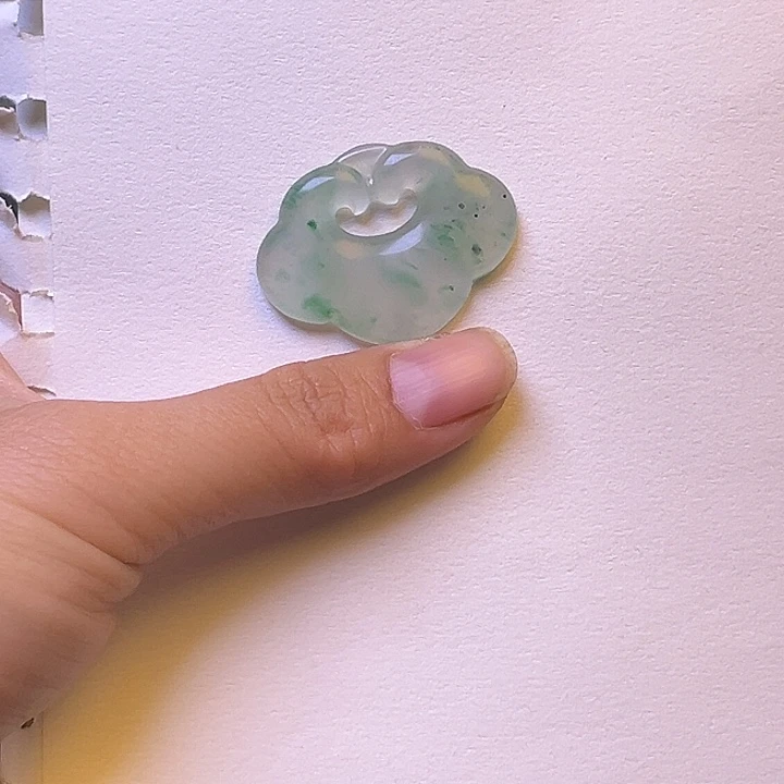 石英质玉（非洲翠）未镶嵌颈饰