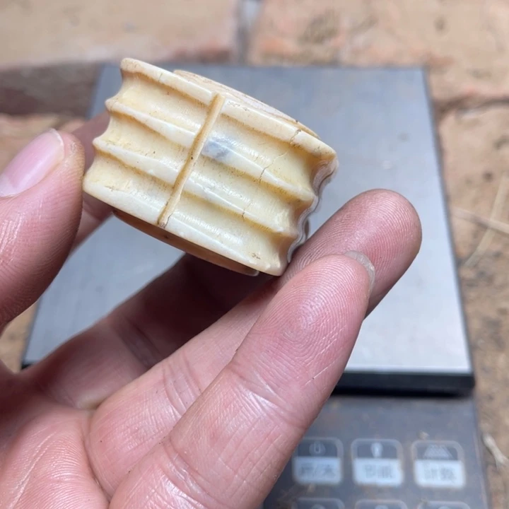 和田玉（糖玉）未镶嵌挂件