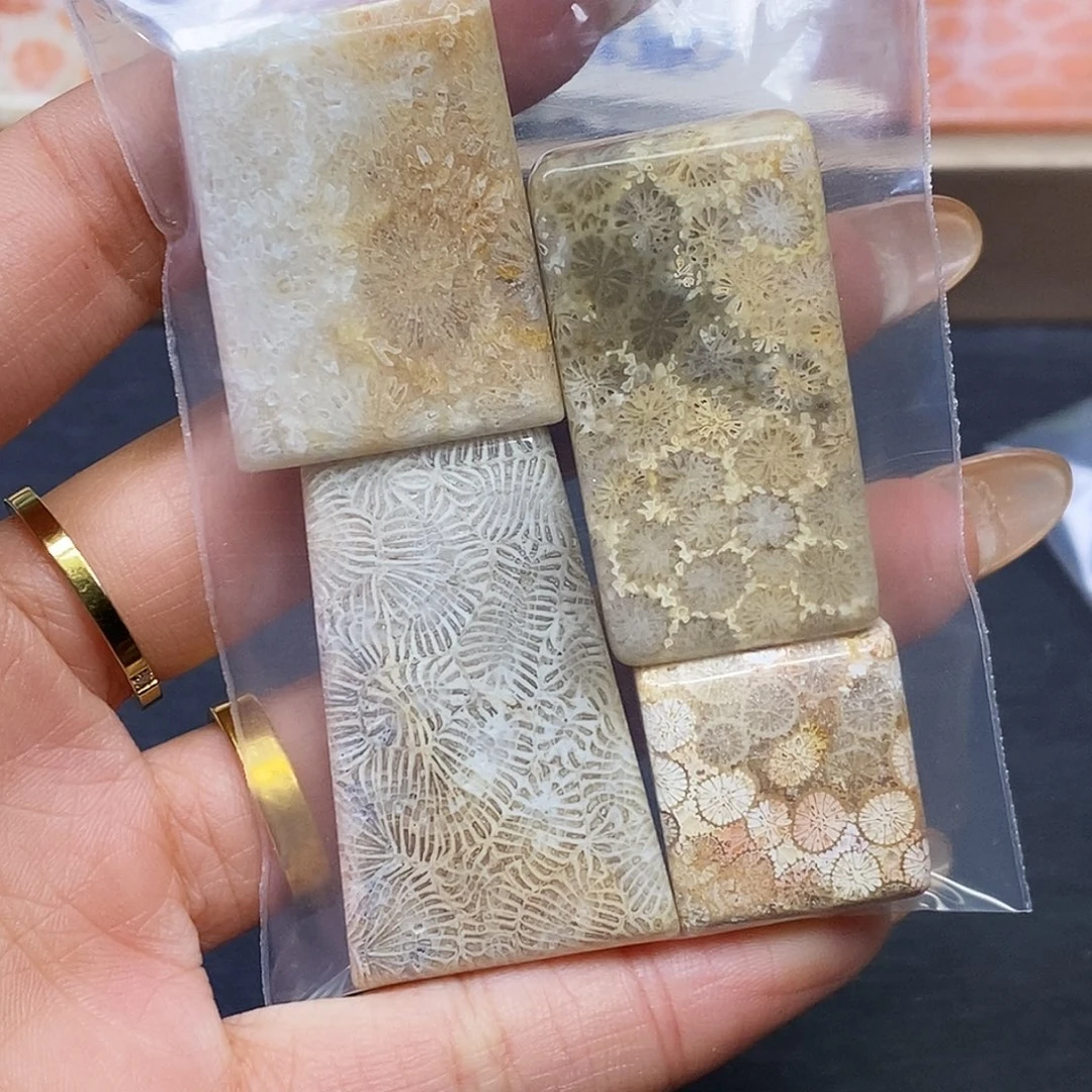 蒜***机查罗石合金颈饰吊坠