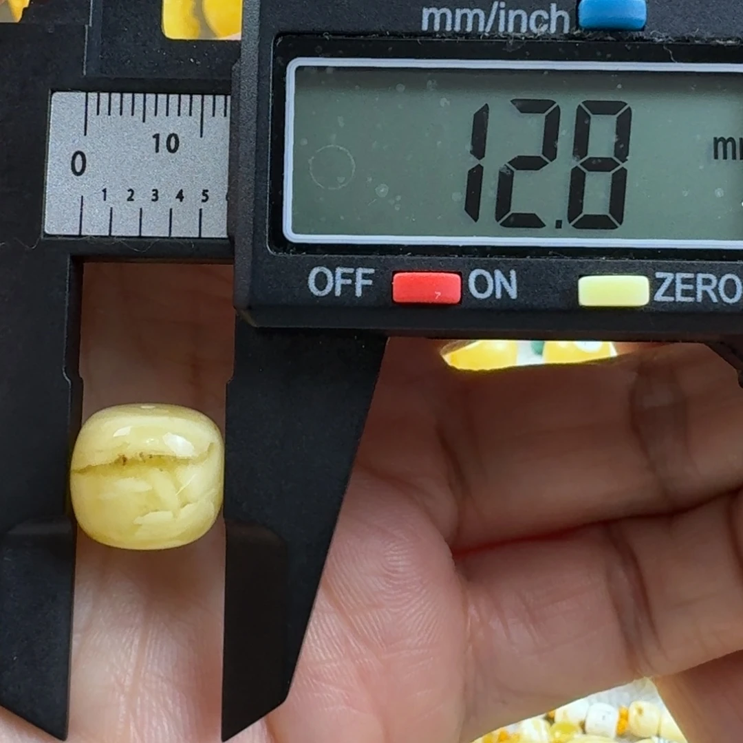 蜜蜡未镶嵌裸石13杂