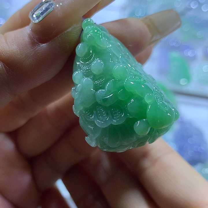 翡翠未镶嵌颈饰天然翡翠A货吊坠