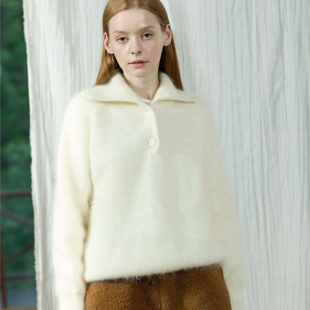 En blanc. ligne crème 长绒毛翻领套头针织衫