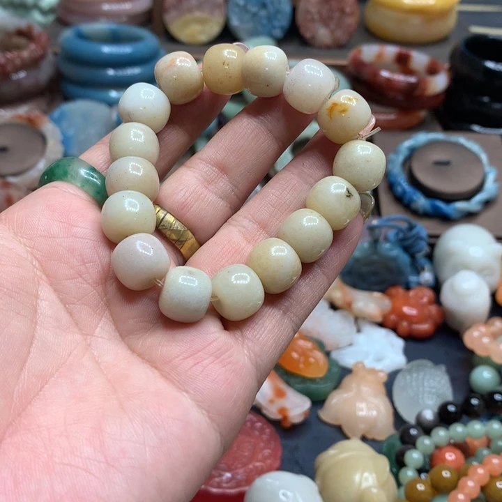 石英质玉（黄龙玉）合金颈饰