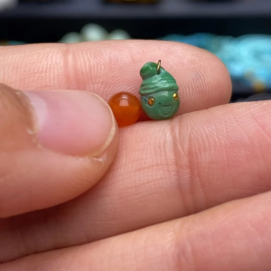 南红玛瑙配饰未镶嵌