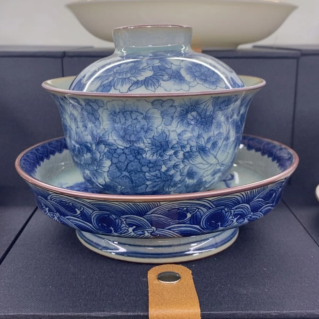 盖碗里倒一个大油即