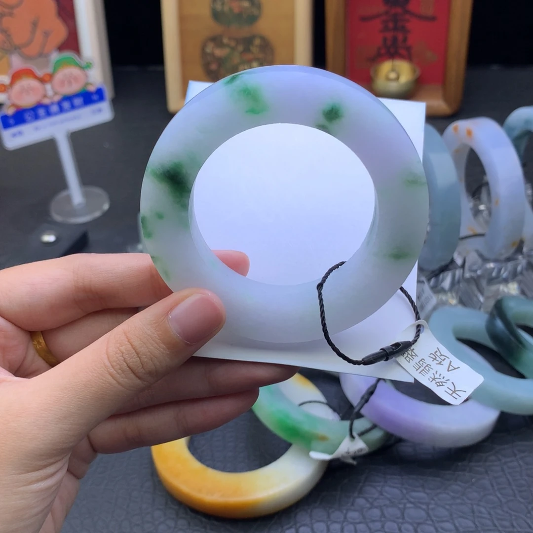 定制翡翠未镶嵌翡翠手镯