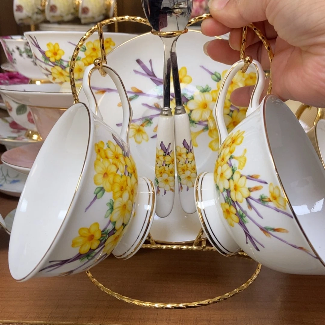 摆件高骨瓷两杯两碟两勺送杯架快递装