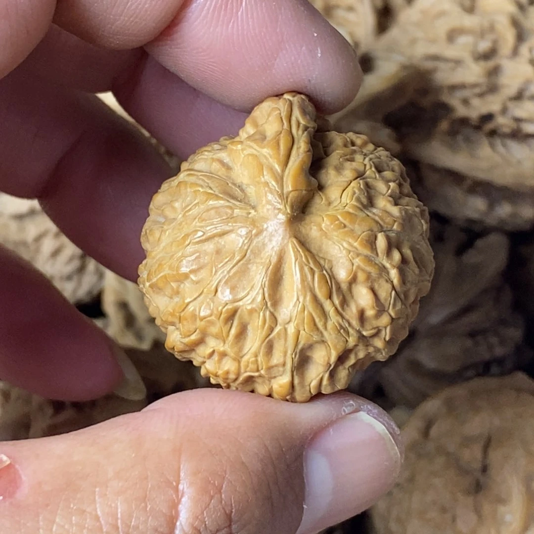 文玩核桃把件西****！宫灯