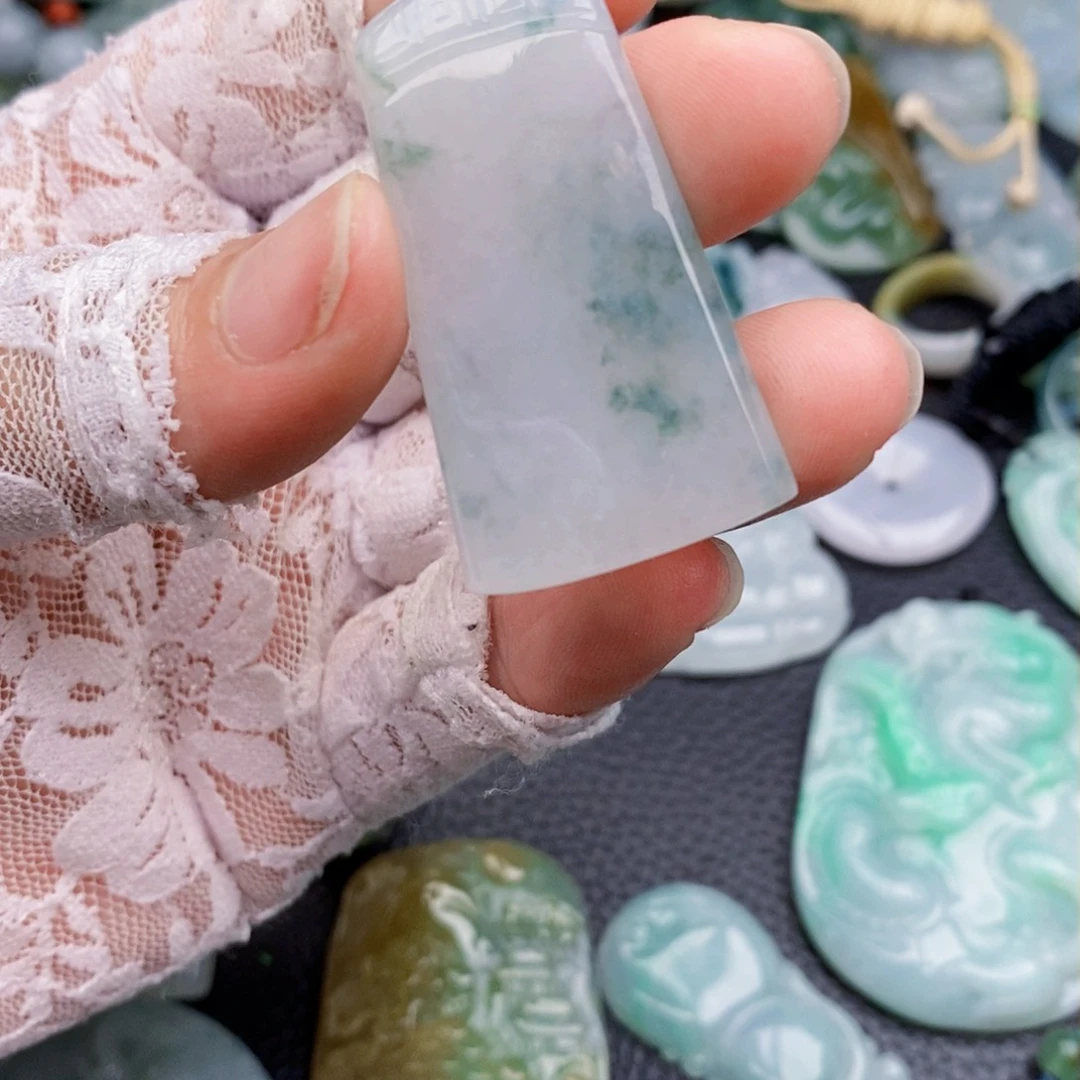 翡翠颈饰未镶嵌-**1无事牌