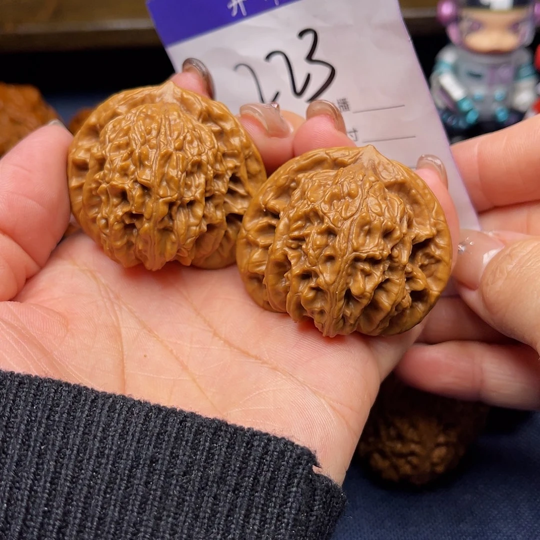 文玩核桃吊坠霞云岭43