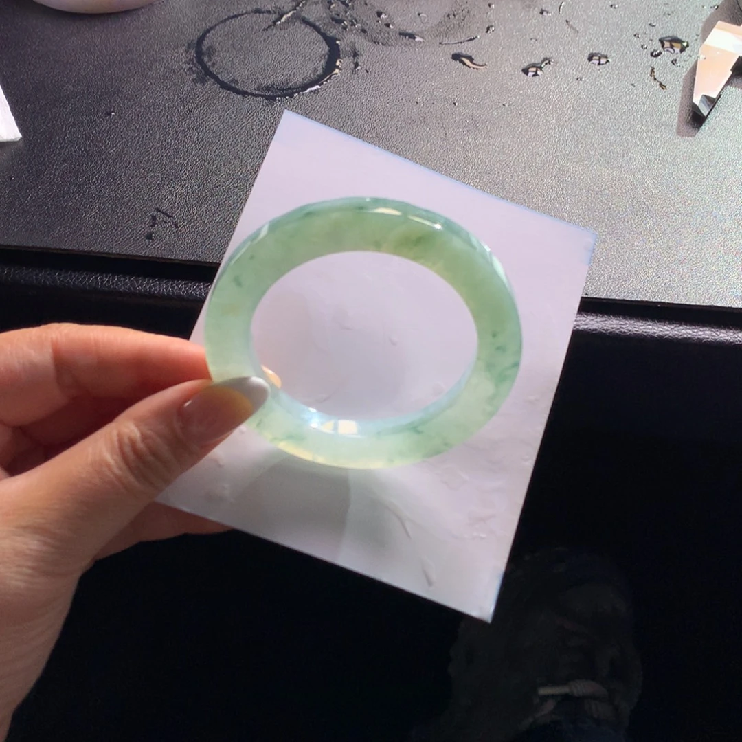 定制翡翠未镶嵌手镯