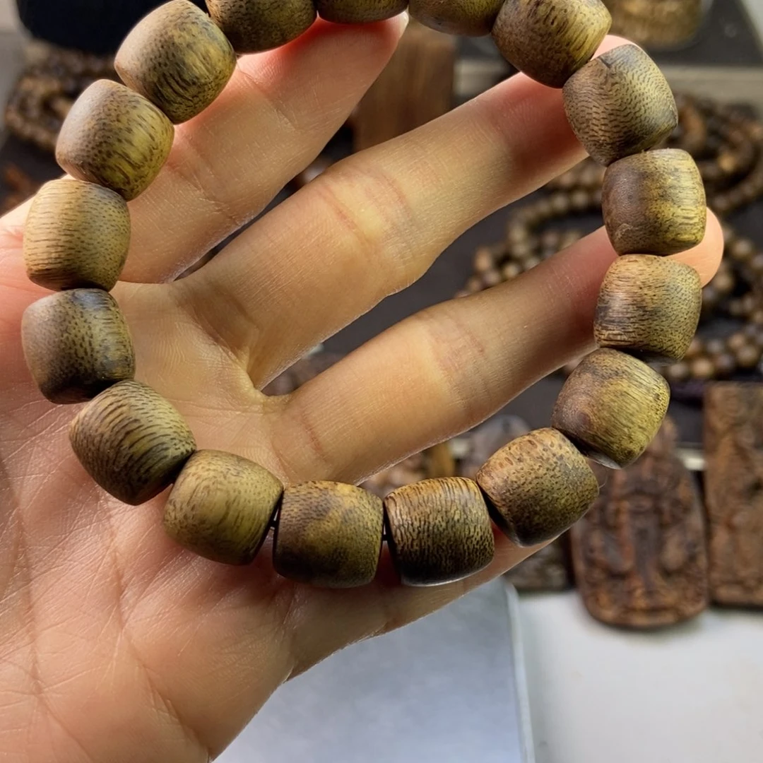 沉香手串此**阔越南芽庄白