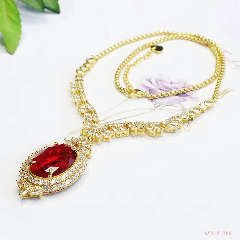 尊贵红气质金色创意饰品