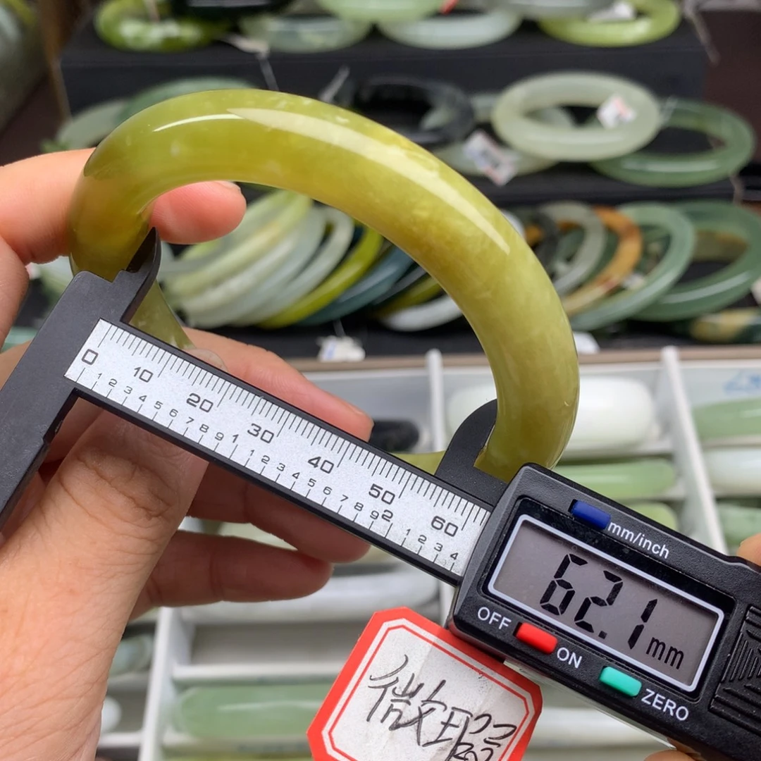 未镶嵌蛇纹石玉手镯656