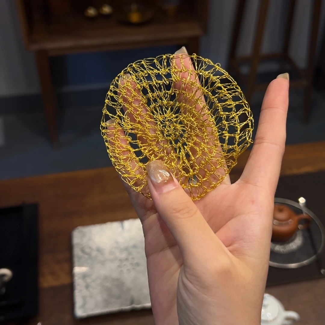 瓷片陶瓷。     陶瓷。