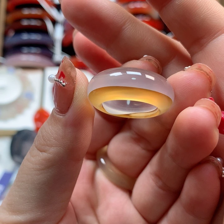 玛瑙/玉髓手镯未镶嵌L****Y