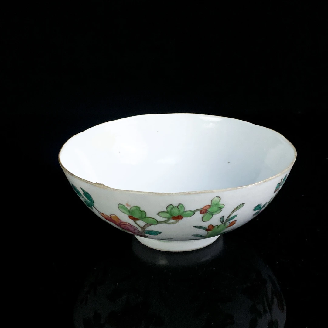 M25LW003A96 - 清道光粉彩四季花卉纹小碗