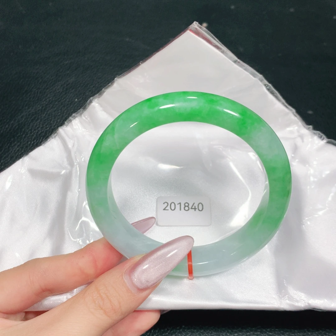 翡翠未镶嵌手镯天然翡翠手镯04