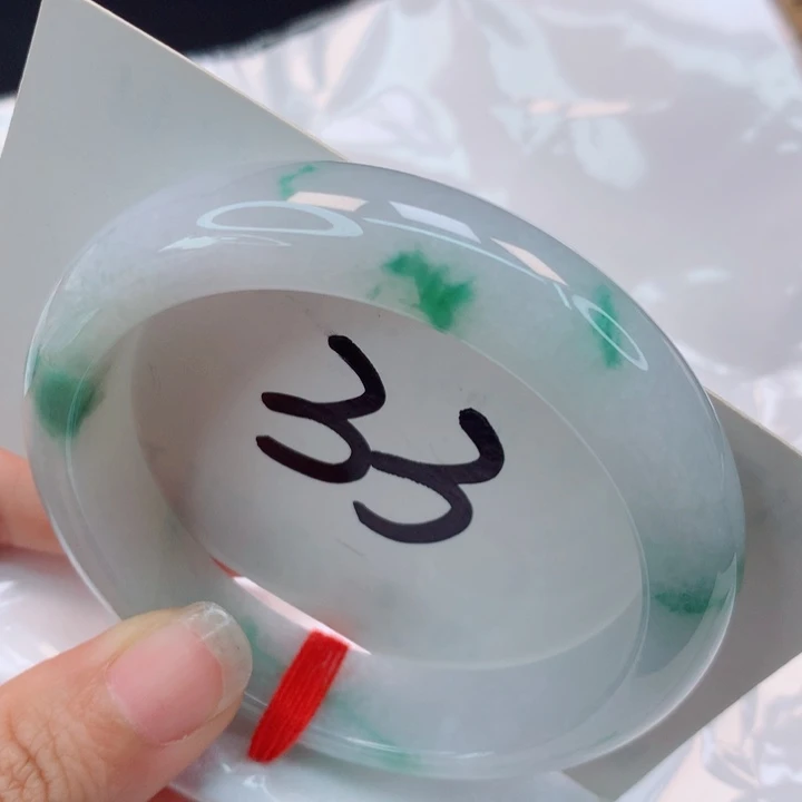 翡翠手镯未镶嵌白底青强推