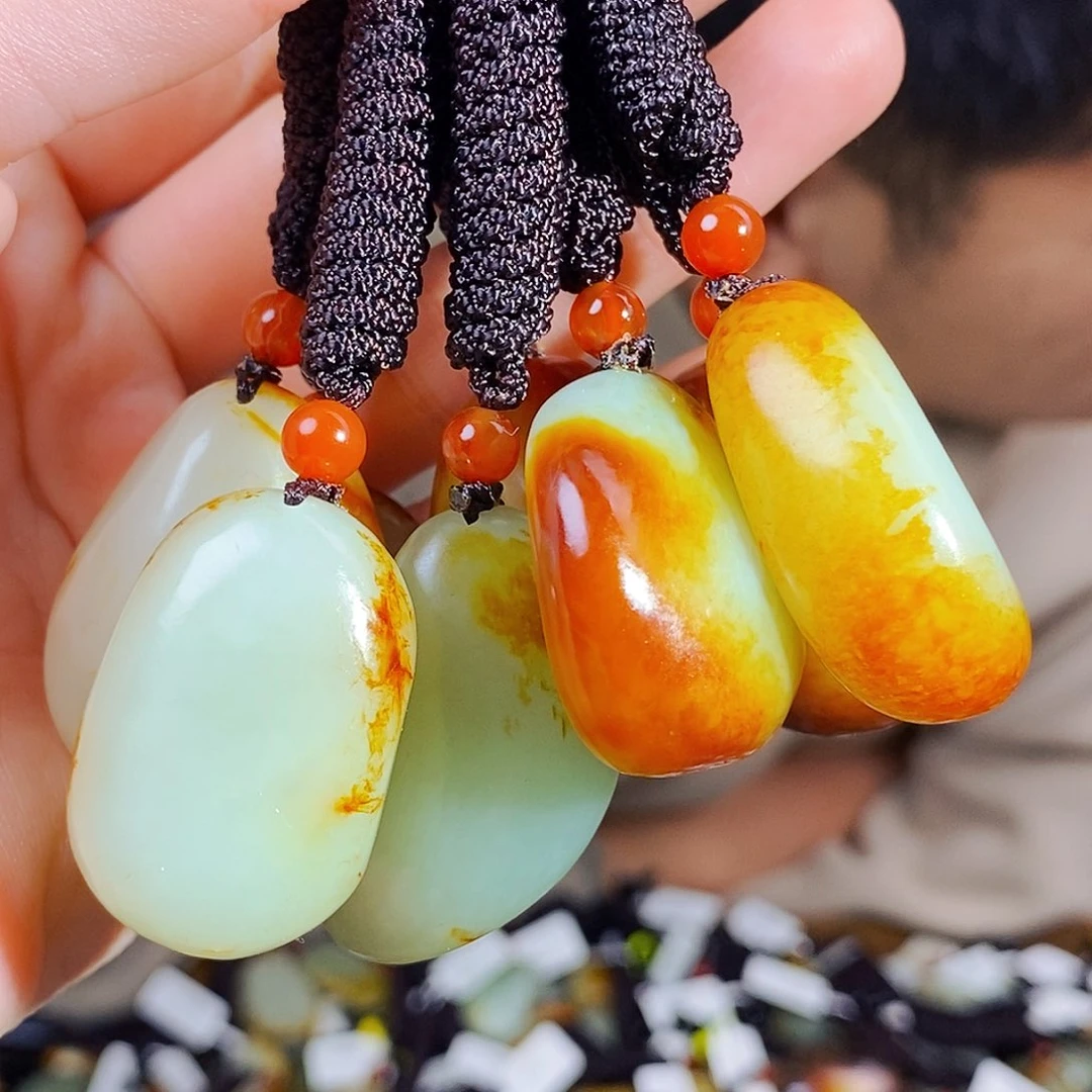 和田玉颈饰未镶嵌多样性发货发一个