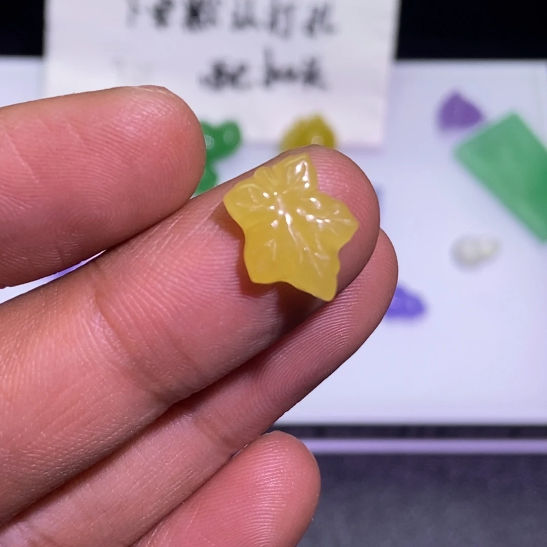 翡翠未镶嵌颈饰吊坠