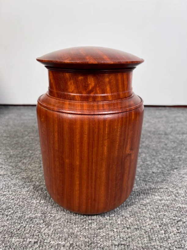 缅甸花梨（大果紫檀）茶叶罐，直径12.5公分厚度18公分，原木原色
